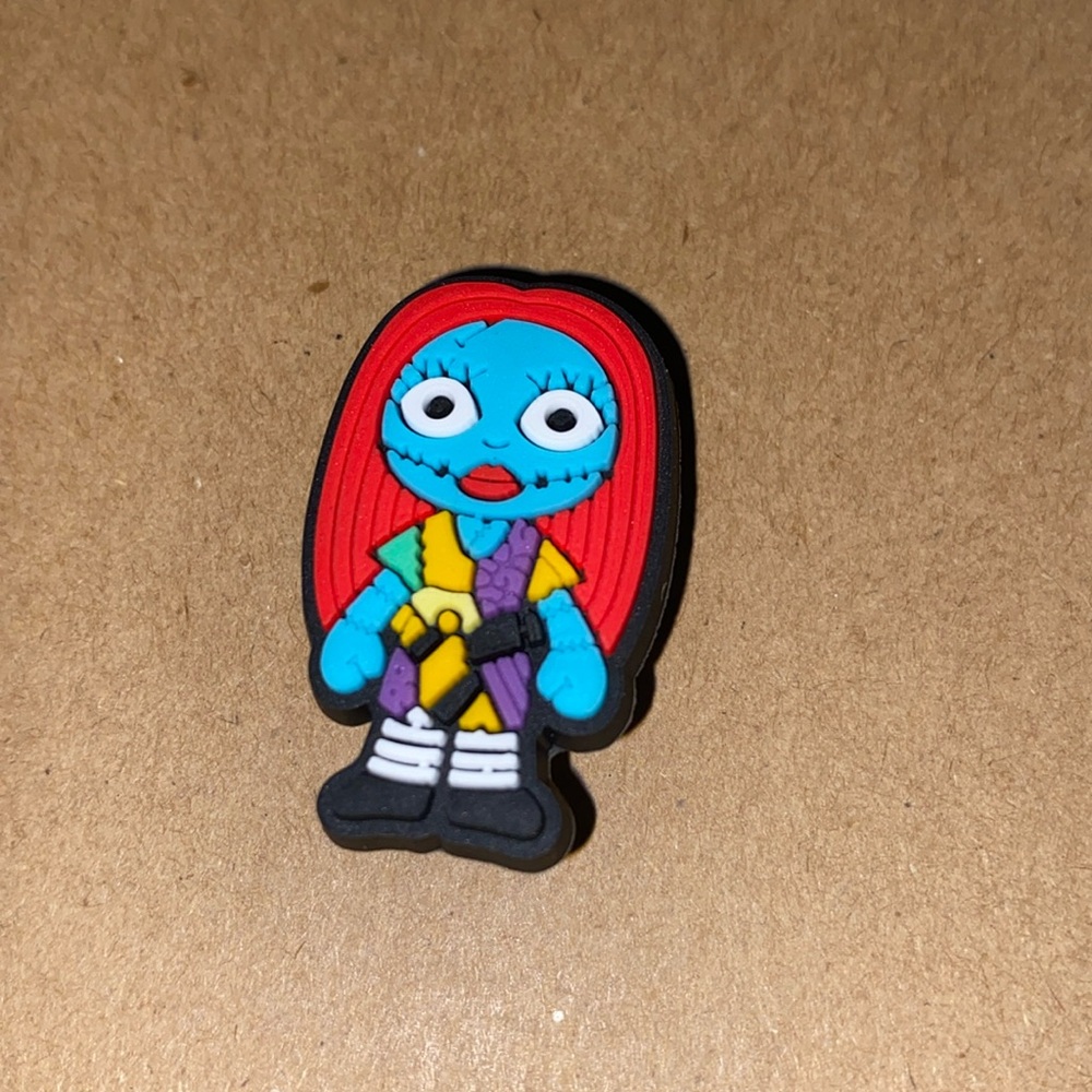 π6/$12π Sally Croc Charm